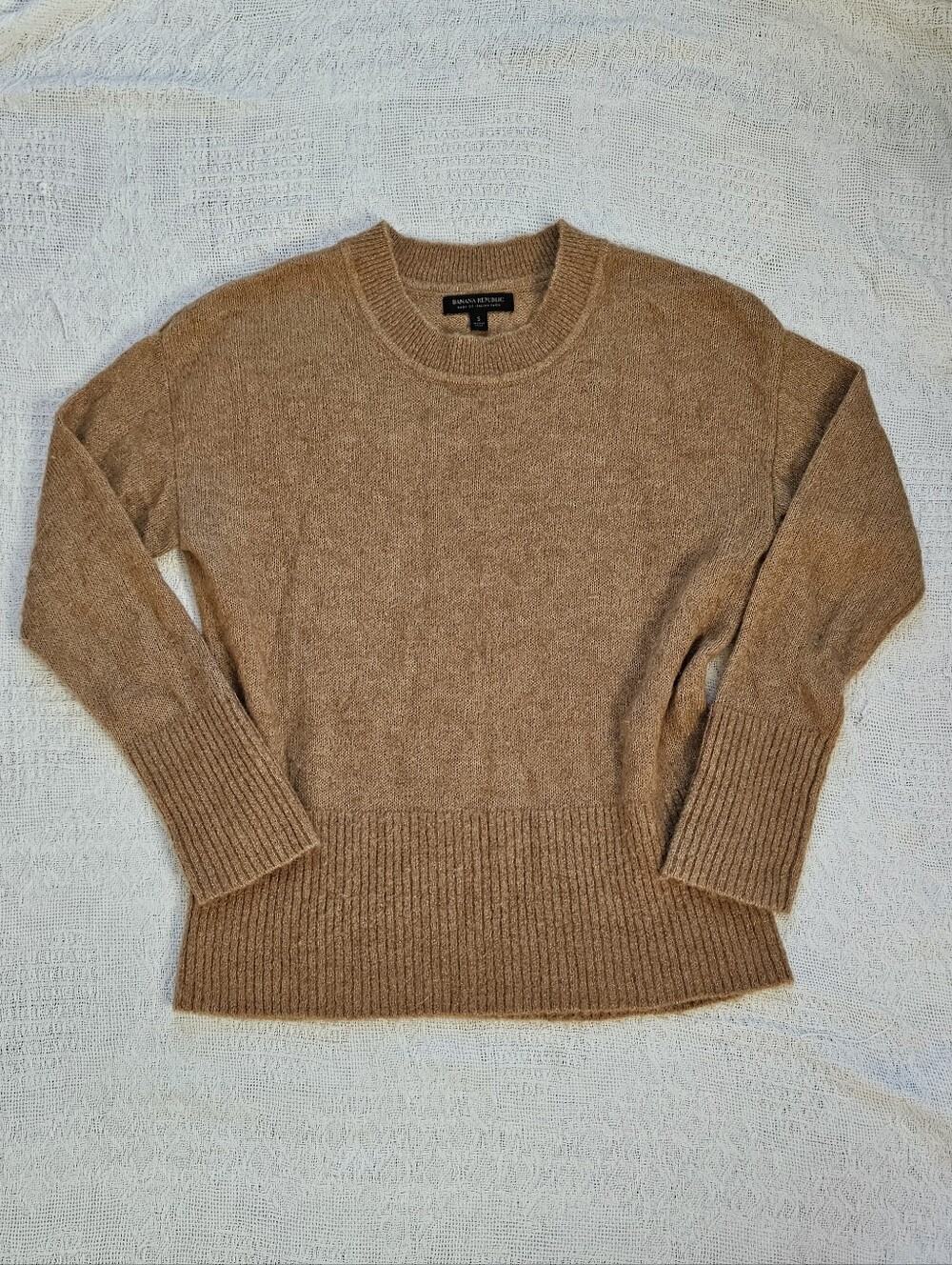 Banana Republic Alpaca Blend Italian Yarn Camel Crew Neck Sweater Womens Small